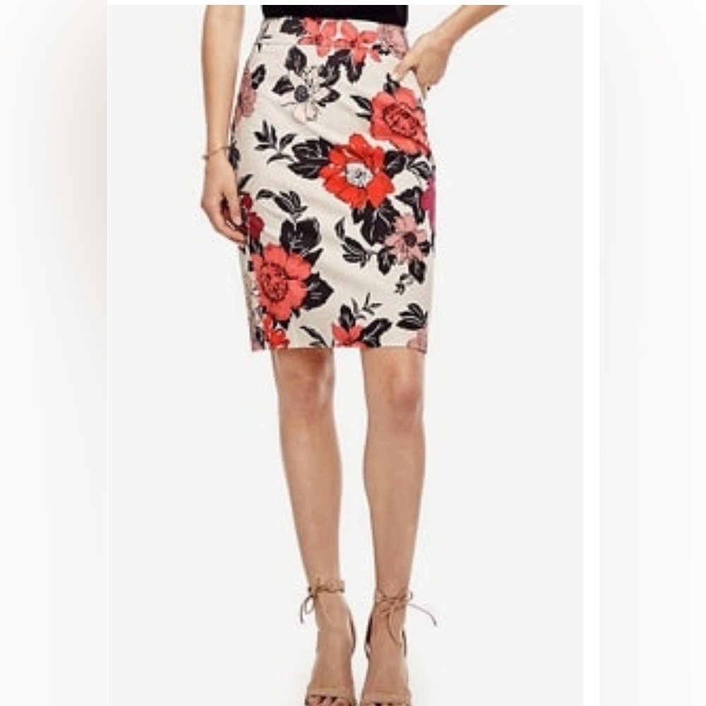 Ann Taylor Petite Floral Pencil Skirt, Pink Coral Lined Work Skirt, Size 4P